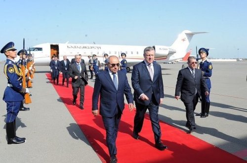 Gürcüstanın baş naziri Azərbaycana gəldi – FOTO