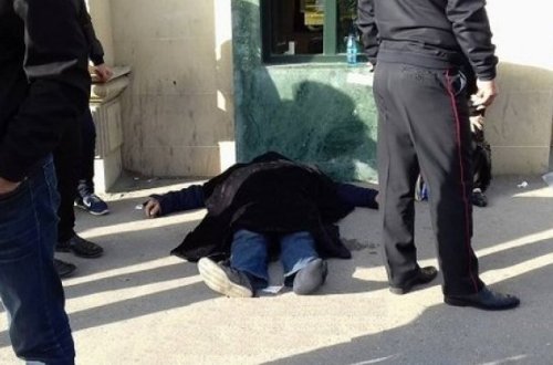 Tibb Universitetinin qarşısında meyit tapıldı - FOTOLAR