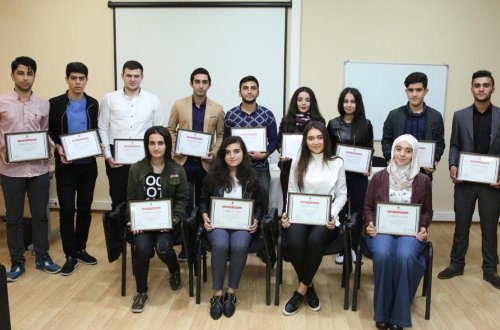 “Veysəloğlu Qrup” rəhbərliyi şirkət əməkdaşlarının ali təhsil müəssisələrinə yüksək bal ilə tələbə adını qazanan övladları ilə görüş keçirdi