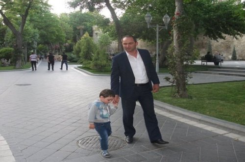 Tanınmış jurnalistin övladı ağır xəstədir- yardım kampaniyası başladıldı