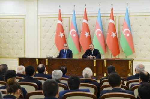 Prezidentlər mətbuata bəyanatlarla çıxış ediblər — FOTO