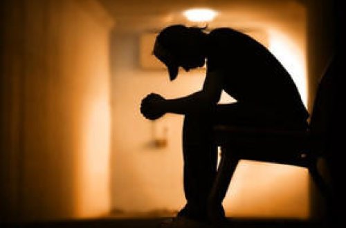 Bakıda 40 yaşlı kişi özünü asıb