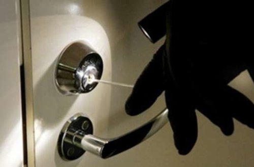 Azərbaycanda bank rəhbərinin evi talan edildi - Oğrular bacısı oğlanlarıdır