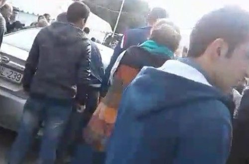 Abşeronda şok hadisə - Vəhabilər yas mağarını sökməyə çalışdılar - VİDEO