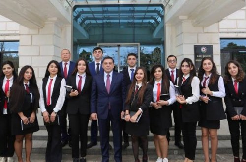 Binəqədi rayon rəhbərinin 11-ci qrup ASAN könüllüləri ilə görüşü keçirildi.