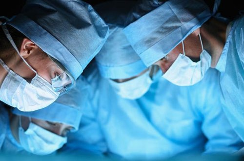 Xəstənin mədəsindən görün nələr çıxdı - Video