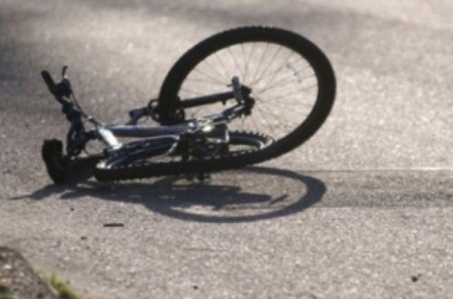 Bakıda avtomobil velosipedçini vurub