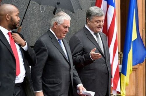Poroşenko və Tillerson Rusiyaya qarşı sanksiyaları müzakirə ediblər