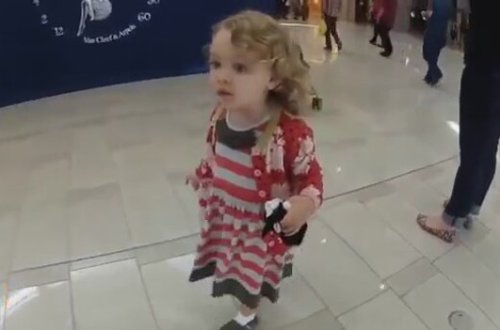 İlk dəfə Azan səsini eşidən Amerikalı uşağın təəccübü - VİDEO