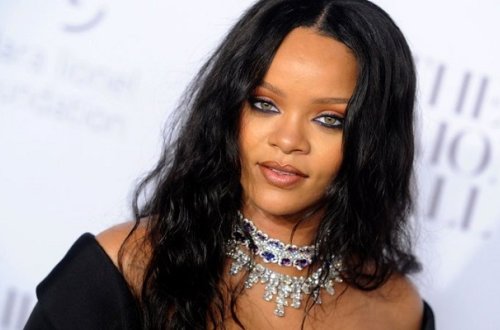 Rihanna toya hazırlaşır