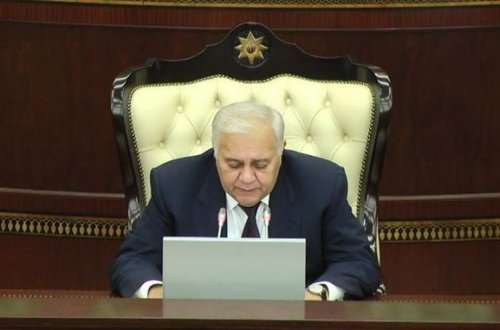 Oqtay Əsədov deputatlara irad tutdu