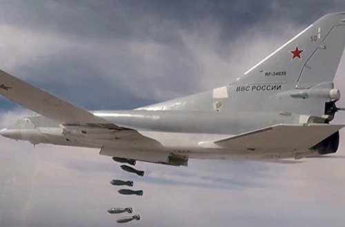 Rusiya İŞİD mövqelərini belə bombaladı - Video