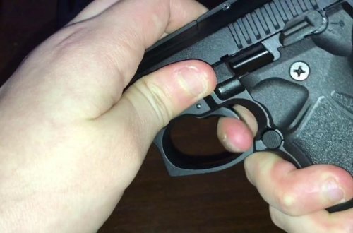 Ata 11 yaşlı oğlunu güllələdi