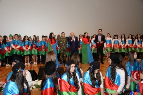 “BAYRAĞIMIZ – KİMLİYİMİZ, MƏNLİYİMİZ VƏ QÜRUR MƏNBƏYİMİZDİR” ADLI TƏDBİR KEÇİRİLİB