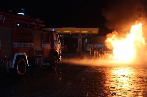 Lənkəranda yanacaqdoldurma məntəqəsində yanğın: Yaralananlar var – FOTO + YENİLƏNİB