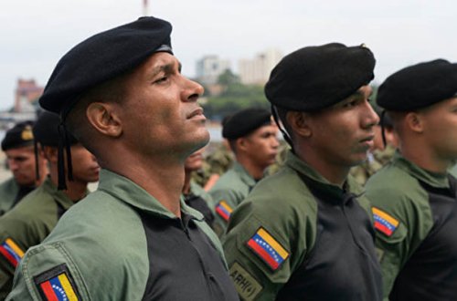 Kolumbiya və Venesuela arasında hərbi gərginlik