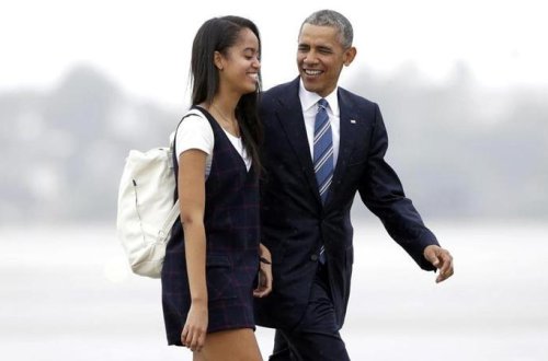 Obamanın qızı küçənin ortasında … - FOTOLAR