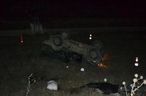 Türkiyədə hərbi avtomobil qəzaya düşdü - Ölən və yaralananlar var