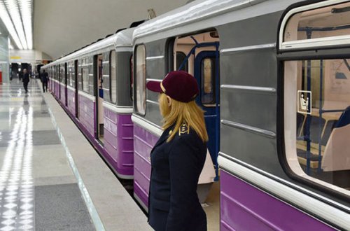 Metroda qəribə mənzərə – FOTO