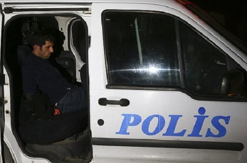 Ankarada polis atəşə tutuldu – FOTO