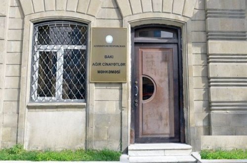 150 min manatlıq dələduzluqda təqsirləndirilən ana-oğula bəraət verildi