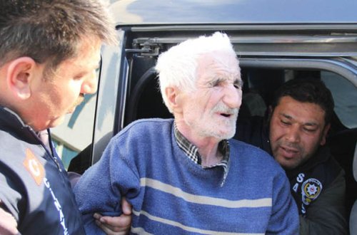 Xanımına 50 bıçaq vurdu, həbs edilmədi