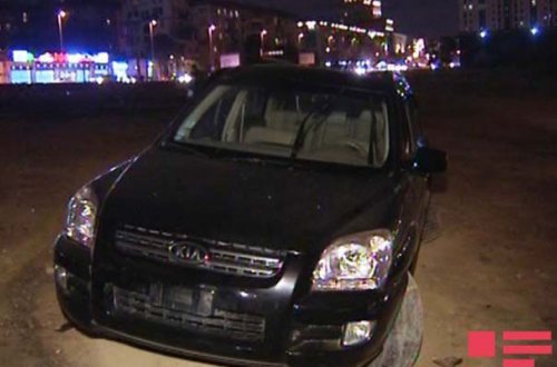 “KİA” işıq dirəyinə çırpılıb - Fotolar