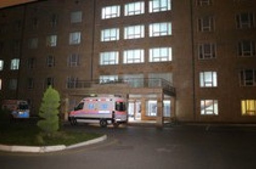 Bakıda üzərində xəsarətlər olan kişi meyiti tapılıb