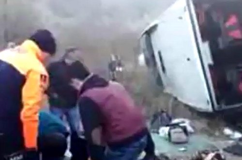 Sərnişin dolu avtobus aşdı: 25 yaralı var - Türkiyədə AĞIR QƏZA