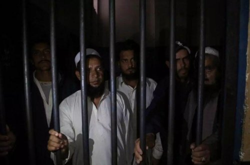 Bəy atası oğlunu və gəlinini öldürdü - Qəribə səbəb