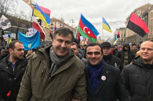 Saakaşvilinin mitinqində Azərbaycan bayrağı – Fotolar