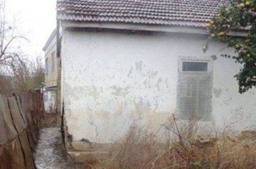 “Meyitləri yataq otağının altında üzü qibləyə tərəf düzüb...”