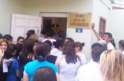 Daha bir universitetdə rektor-tələbə qalmaqalı