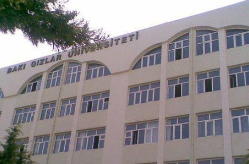 Qızlar Universitetinin tələbəsi: 