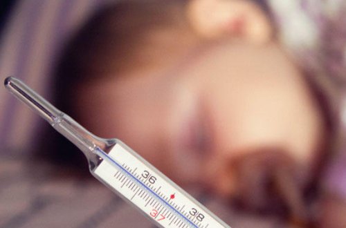 Körpə qızdırmalı olanda edilən ən böyük səhv