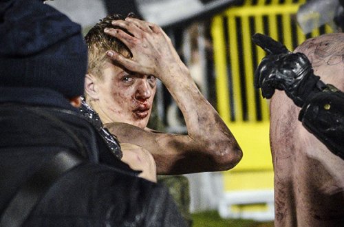 Azarkeşlər arasında kütləvi dava - Video+Fotolar