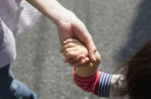 Bakıda körpə qız yük maşınının altında qaldı