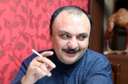 Nağılbaz porno videosuna “ilişən” meyxanaçıya cavab verdi – VİDEO