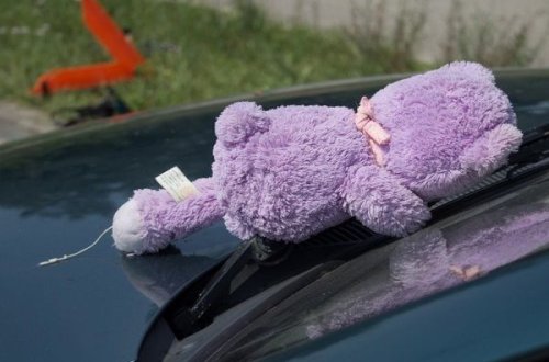 Bakıda 1 yaşlı körpə qızı avtomobil vurdu