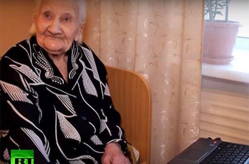 101 yaşı var - sosial şəbəkə aludəçisidir