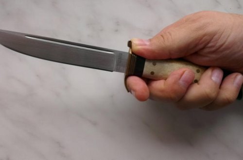 Balakəndə ata oğlunu bıçaqladı