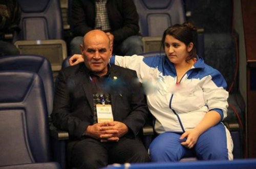 Məşqçisindən hamilə qaldığı deyilən idmançı övladının 