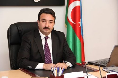 Vüqar Qədirov onu təhqir edən saytı məhkəməyə verdi