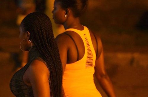 Azyaşlı qızların cinsi istismarı: saatı 5 avroya, gündə 15 nəfərlə - VİDEO