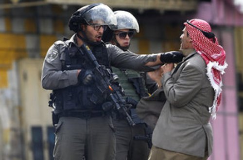 İsrail hərbçiləri bir fələstinlini güllələyərək öldürüb, digəri başından yaralanıb