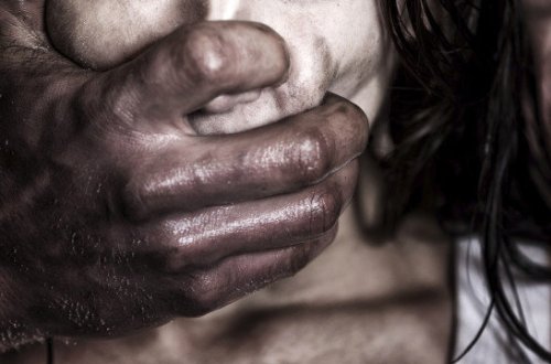 Azərbaycanda 17 yaşlı qızı zorla qaçırdılar - Gəlməsən, 12 yaşlı qardaşını öldürəcəyəm - VİDEO