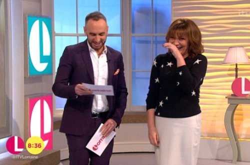 Canlı yayımda paltarı cırıldı - Video