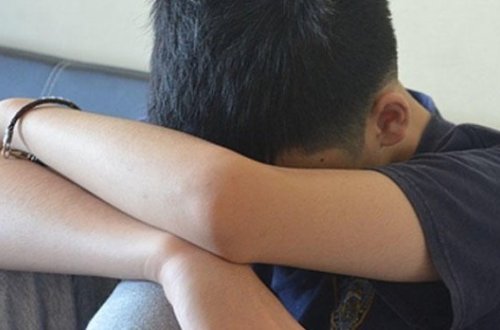 27 yaşlı oğlan bacısının gözü qarşısında azyaşlını evə saldı, zorladı... - BİLƏSUVARDA