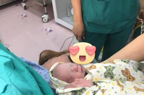 52 yaşında əkiz uşaq dünyaya gətirdi - AZƏRBAYCANDA (FOTO)