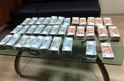 İrandan Rusiyaya kələm aparan şəxsdən külli miqdarda valyuta aşkar edilib